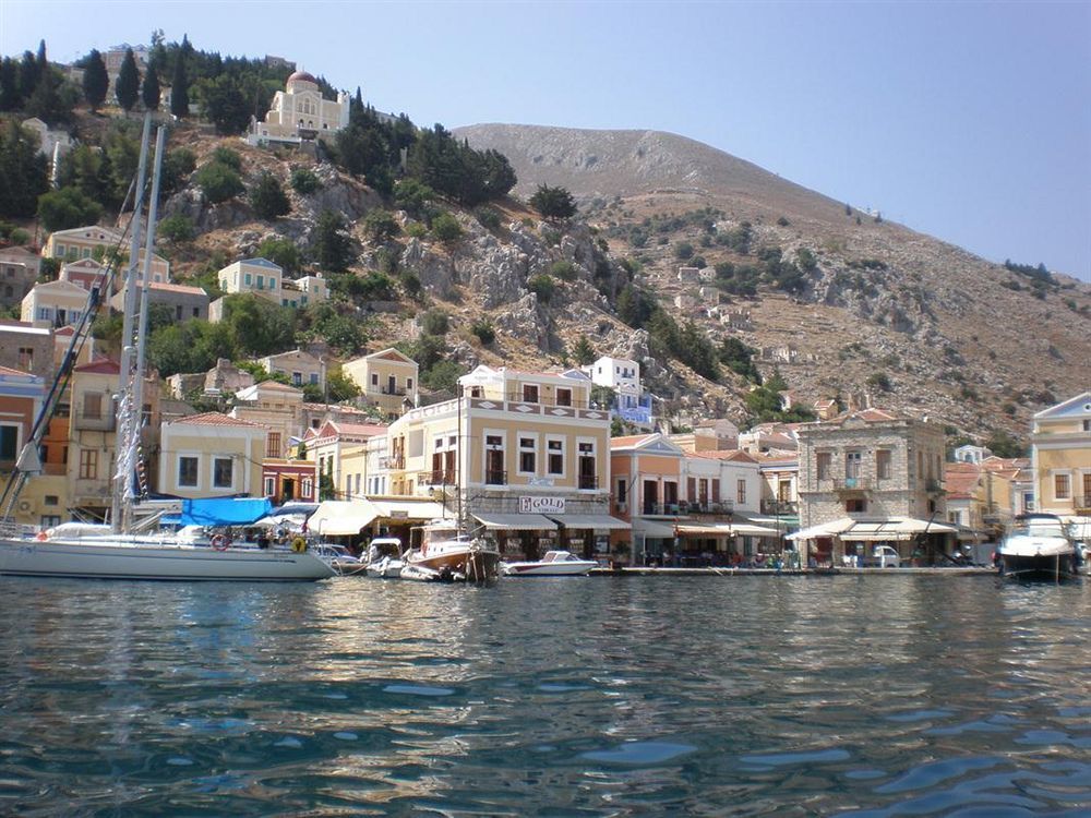 Captain'S Suites Symi Exteriör bild